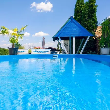 Apartment Elena Sarmellek